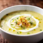 Cremige Slow Cooker Kartoffelsuppe mit Lauch - featured image