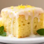 Saftiger Zitronenkuchen mit Guss - featured image