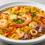 spanische Paella mit Meeresfrüchten - featured image